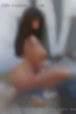 Brown hair blues eyes average swingers build.